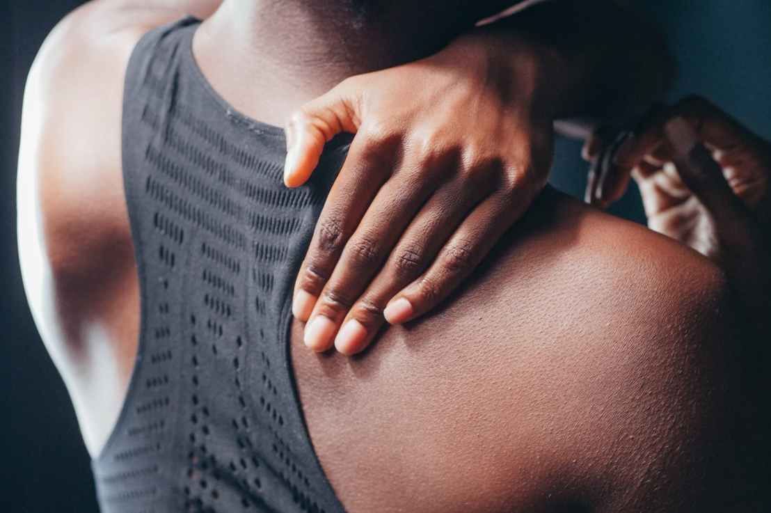 Sudden Shoulder Pain Without Injury&nbsp;Explained